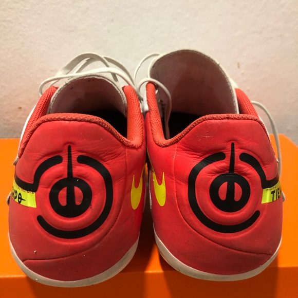 Nike Junior Tiempo Soccer Cleats - Picture 4 of 9